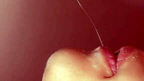 为什么这个日式继母对儿子的色情偏好这么好奇？