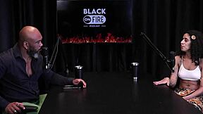 Hej, vill du se Morenas håriga fitta och tighta röv efter vild bekännelse?