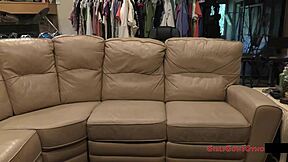 Hé, Rina Arem Vibrálja Természetes Cicijét Öltözőben Megalázva Orgazmusért