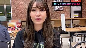 埼玉美女看起来优雅但总是渴望肮脏鸡巴