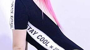 Mlada prostitutka da svoj deviški rit za analni jeb.