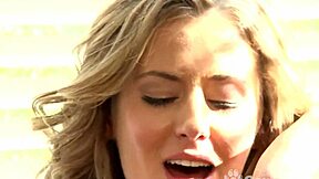 ¿Sheena Shaw atragantándose con esa polla grande?