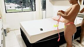 Stepsonen min fanget meg i å lage voksenvideo, jeg ga ræva mi til å kneppe og fylle med sæd