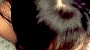 Krásna mladá 18+ žena stoná pri hre s obrovskou pičkou