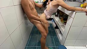 Mereka Tinggalkan Saya Jaga Anak Tiri, Saya Pancang Kote Pepek