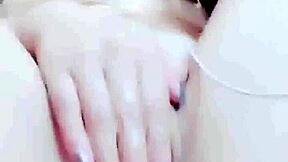 Diosa china se envuelve y folla a pelo