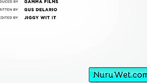 אני מאיה וולף, נותנת מסאז' מרגיע לג'ון לג'נדרי