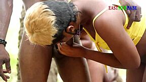 Počitniški skupinski seks v gozdu