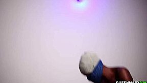 A dormit în camera greșită pentru futai în cur mare