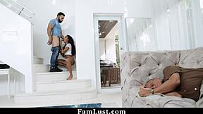 Adik tiri hisap batang abang tiri masa bapa tiri rehat