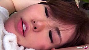 老家伙骗娇小18+日本少女18+硬核中出操。毛茸茸阴部无码JAV色情。