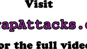 Glamúr domina pofozza és fegyelmezi alázatos alárendeltjét