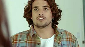 Chce dlouhonohá 18letá v podpatcích tu malou těsnou kundu?