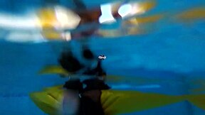 أكيرا لين تحصل على لعق مؤخرتها ونيكها بقسوة