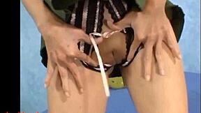 Pau monstro branco enorme quebra buceta da empregada asiática em realidade hardcore