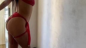 Τι λες γι' αυτή τη morocha με τεράστιο κώλο και μηρούς που χορεύει για μένα;