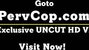 Niña mimada atrapada robando es disciplinada por el oficial de seguridad - pervcop