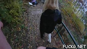 Naiv 18+ pige bliver gruppeknullet på spycam